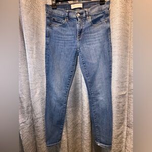 GAP Women's Light Blue Skinny Jeans